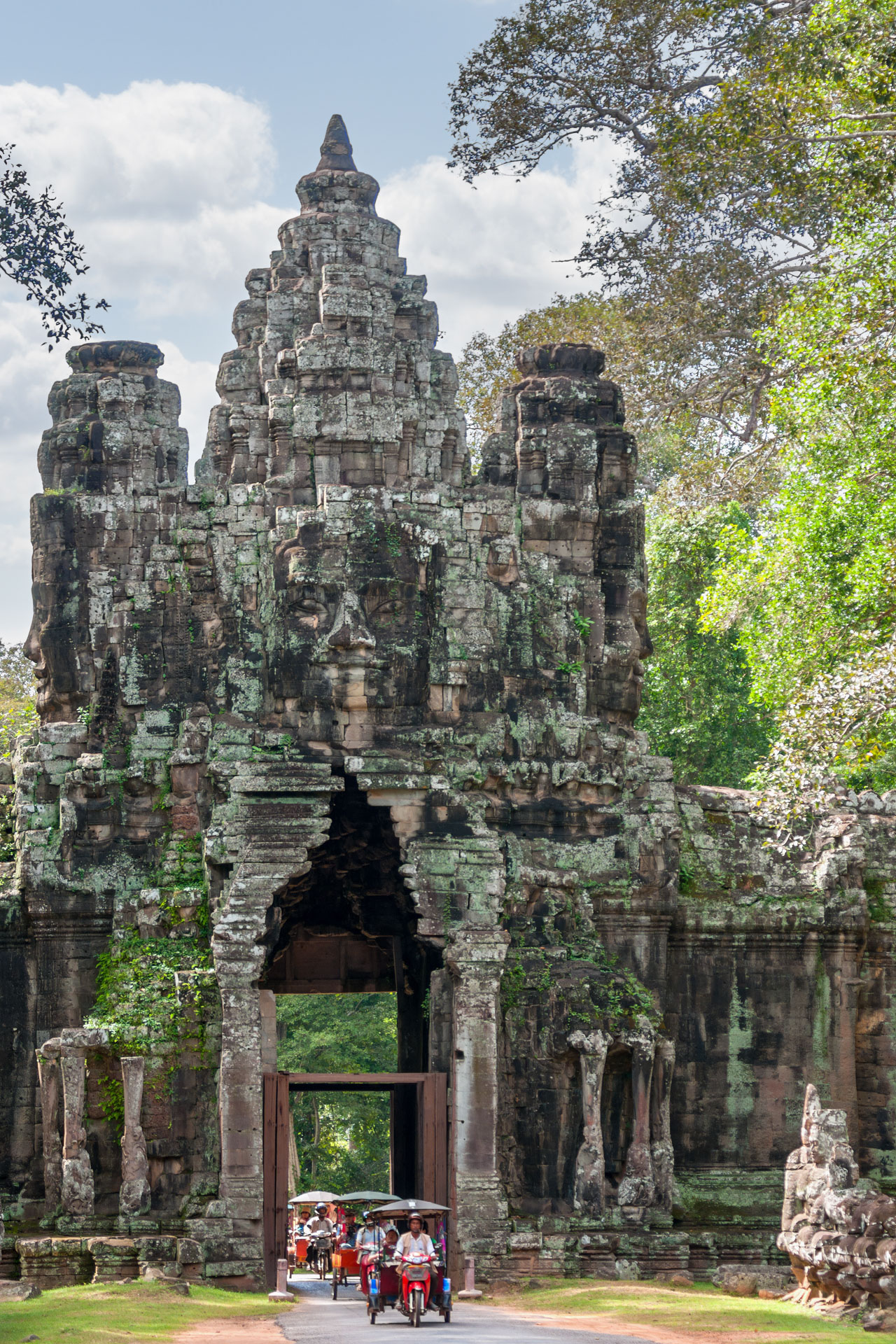 Victory Gate zwischen Elefantenterrasse und Ta Keo